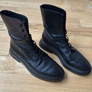 STUART WEITZMAN Mckenzee Boots